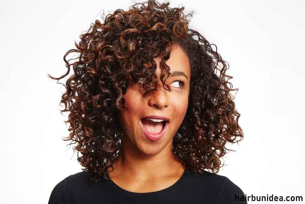 Pineapple Hair Bun - How to Pineapple Curly Hair - The Pineapple Method