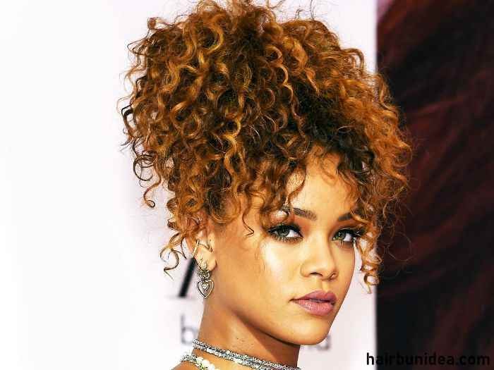 Pineapple Hair Bun - How to Pineapple Curly Hair - The Pineapple Method